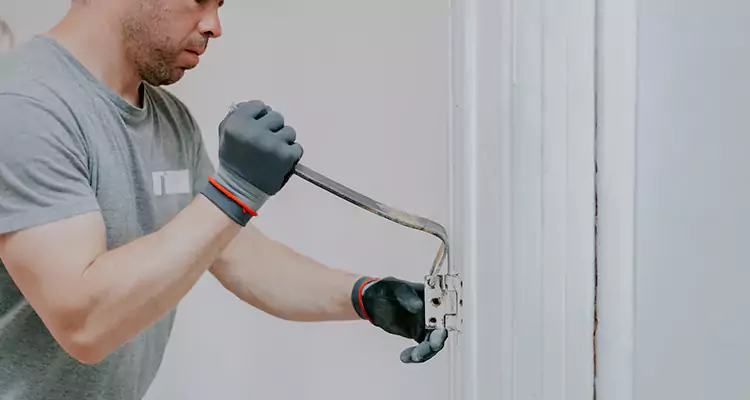 Cracked Door Jamb Repair in New Port Richey, FL