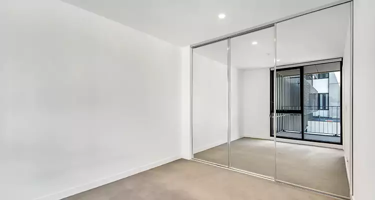 Why Homeowners Choose Us for Sliding Mirror Door Replacement in New Port Richey, FL