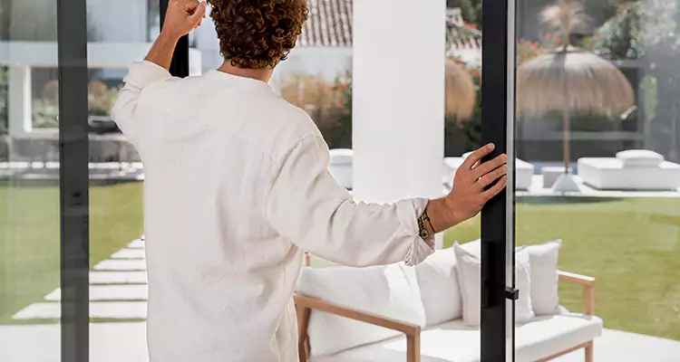 Sliding Screen Door Maintenance for Closing Issues in New Port Richey, FL